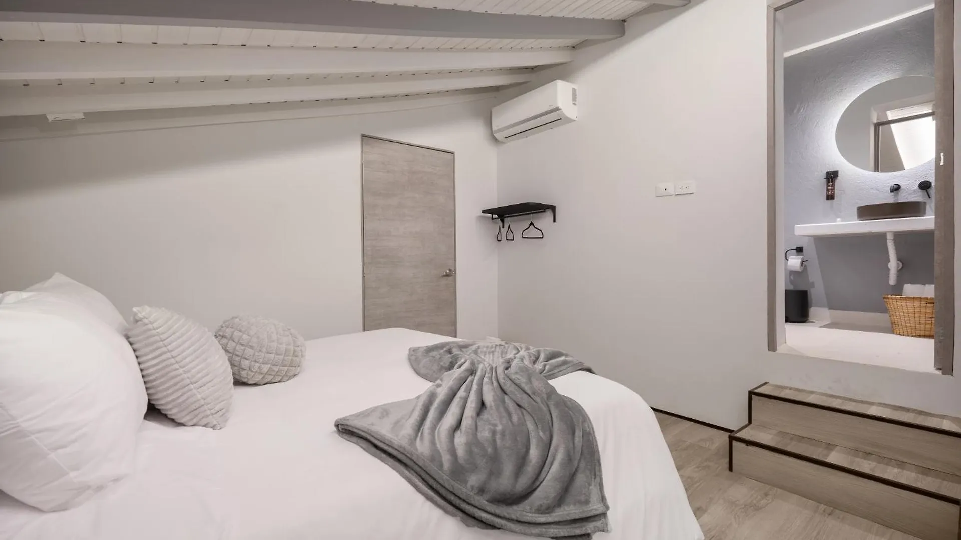 Nago Hometel Medellín 3*,  Colombia