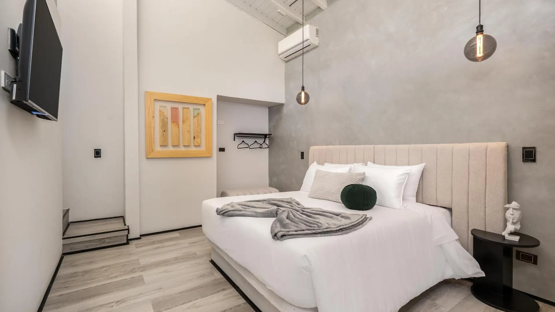 Nago Hometel Medellín Hotel