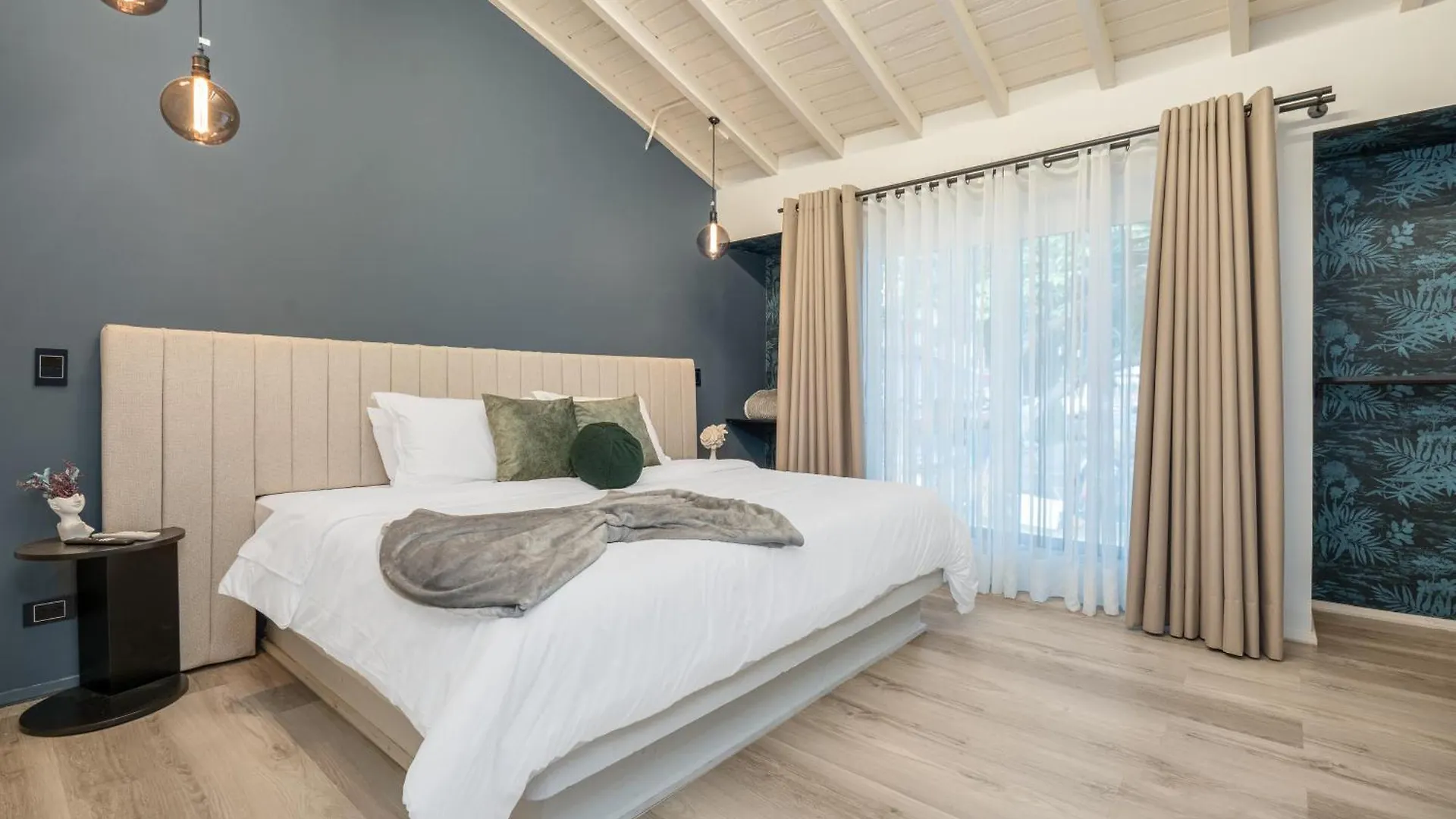 Nago Hometel Medellín 3*,
